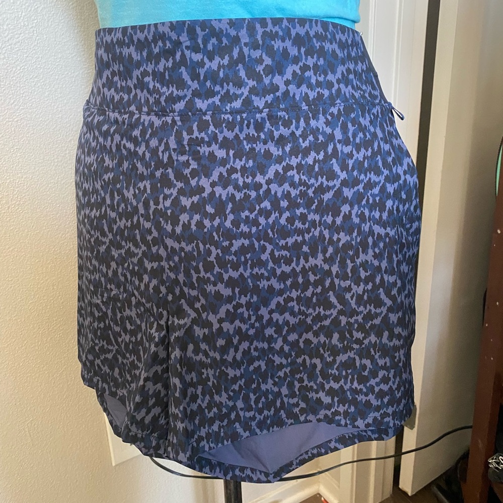Set of 2 - NWOT Athleta shorts, 16/18